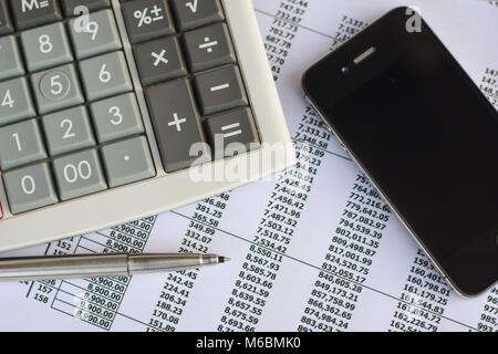 Geschäftskonzept: Finanzbuchhaltung Börse Grafiken Analyse. Stockfoto