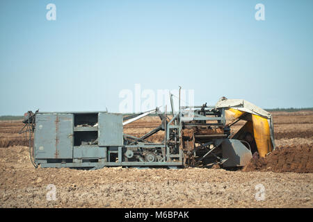 Abbau von Torf Stockfoto