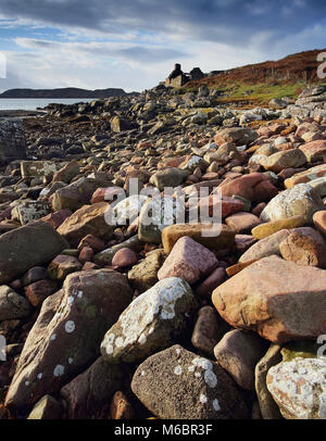 Ein Winter Blick auf die robusten und farbenfrohen Wester Ross Landschaft entlang der schottischen Küste. Stockfoto