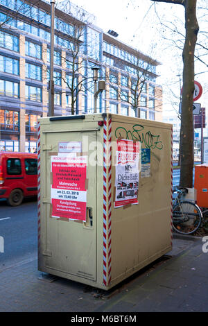 Deutschland, Köln, Feinstaub und eine Messstation am Straße Clevischer Ring im Bezirk Mülheim an der Ruhr, die höchsten Gipfel auf Stickstoff diox Stockfoto