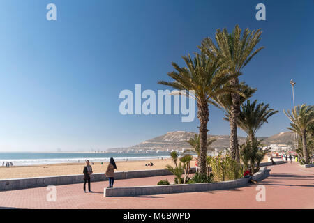 Promenade und Strand in Agadir, Königreich Marokko, Afrika | Promenade und der Strand in Agadir, Königreich Marokko, Afrika Stockfoto