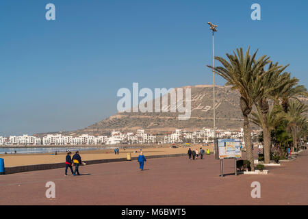 Promenade und Strand in Agadir, Königreich Marokko, Afrika | Promenade und der Strand in Agadir, Königreich Marokko, Afrika Stockfoto