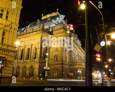Prag, Tschechische Republik, 16. Februar 2012 Prag Nationaltheater in der Nacht Stockfoto