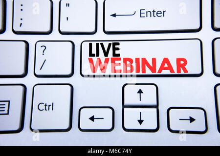 Wort, Schrift, Live Webinar. Business Konzept für Business Web E-Learning auf weiße Taste auf der Tastatur mit copy Space geschrieben. Ansicht von oben Stockfoto