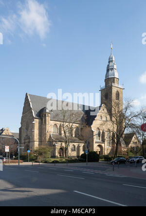 Neuss, Dreikönigenkirche (Kirche der Hl. Dreikönige), 1909-1911 von Eduard Endler erbaut, Altar und Deckengewölbe von Dominikus Böhm Stockfoto