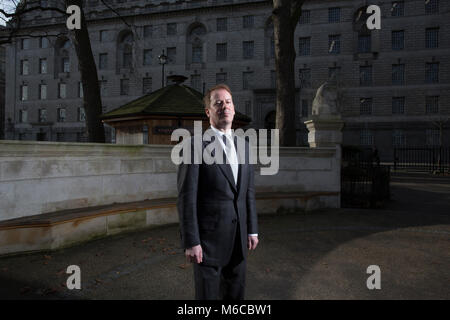 Dermot Nolan, Ofgem Group Chief Executive und der Gas- und Strommärkte Behörde (GEMA), entlang der Millbank, London, England, UK fotografiert. Stockfoto