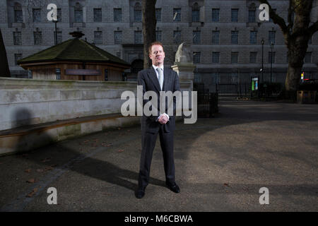 Dermot Nolan, Ofgem Group Chief Executive und der Gas- und Strommärkte Behörde (GEMA), entlang der Millbank, London, England, UK fotografiert. Stockfoto