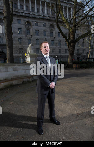 Dermot Nolan, Ofgem Group Chief Executive und der Gas- und Strommärkte Behörde (GEMA), entlang der Millbank, London, England, UK fotografiert. Stockfoto