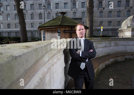 Dermot Nolan, Ofgem Group Chief Executive und der Gas- und Strommärkte Behörde (GEMA), entlang der Millbank, London, England, UK fotografiert. Stockfoto