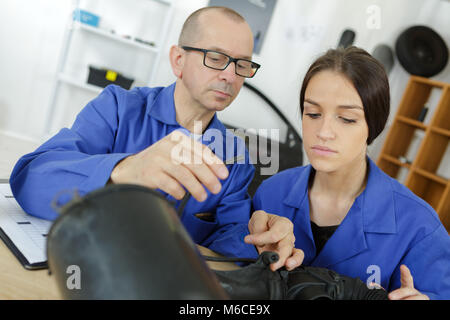 Robotik Engineer Studenten Teamarbeit auf Projekt Stockfoto