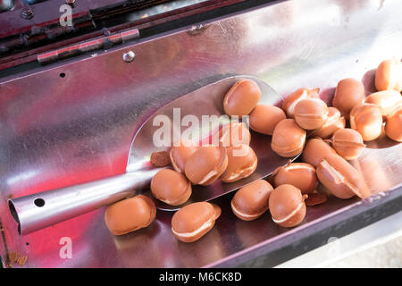 Dorayaki (süße Bean) im Verkauf bei einem Stall Tokio, Japan Stockfoto