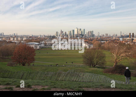 Blick vom Hügel von Greenwich Park, in der Nähe der Royal Observatory Greenwich. London Stockfoto