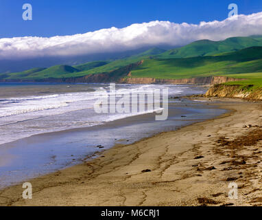 Nebelbank, Jalama Beach County Park, Santa Barbara County, Kalifornien Stockfoto