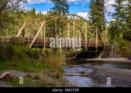 Fußgängerbrücke über Deep Creek Stockfoto