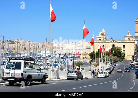 Blick auf das Kriegsmuseum und Marina Wasser führenden, Vittoriosa (Sibenik), Malta, Europa. Stockfoto