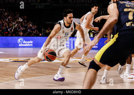 Facundo Campazzo Baloncesto (Real Madrid), die in Aktion während des Spiels Euroleague Spiel zwischen Real Madrid Baloncesto vs Fenerbahce am WiZink Zentrum Stadion in Madrid, Spanien, 2. März 2018. Credit: Gtres Información más Comuniación auf Linie, S.L./Alamy leben Nachrichten Stockfoto