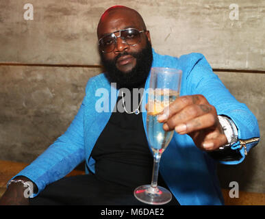 Foto *** *** *** Rick Ross gehetzt zum Krankenhaus. Er WAR NICHT AUF DEM LEBEN UNTERSTÜTZUNG WIE BEREITS FRÜHER BERICHTET *** NEW YORK, NY - 12. SEPTEMBER 2016 Rick Ross nimmt Papier Magazin des "schönen Menschen" Thema Launch Party in vergoldeten Lily, 12. September 2016 in New York City. Photo Credit: Walik Goshorn/Mediapunch Stockfoto