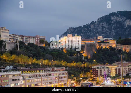 Monaco, Fürstentum Monaco - November 3, 2015: Der Blick auf monaco-ville mit dem Prince's Palace, der Heimat der aktuelle Monarch Albert II. Stockfoto