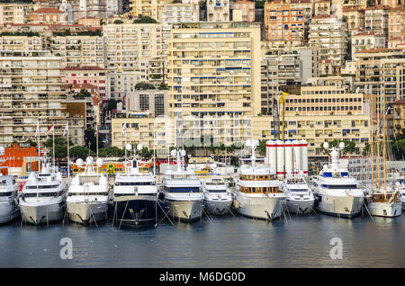 Monaco, Fürstentum Monaco - November 3, 2015: Der Blick auf die dicht bebaute über südwestlichen Bezirk der am dichtesten besiedelte Land der w Stockfoto