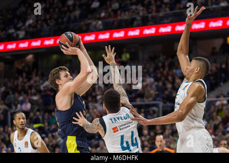 Madrid, Spanien. 02 Mär, 2018. Jan Vesely bei Fenerbahce Istanbul Dogus Sieg über Real Madrid (83 - 86) bei der Turkish Airlines Euroleague regular season Spiel (Runde 24) feierten an Wizink Zentrum in Madrid (Spanien). 2. März 2018. Credit: Juan Carlos García Mate/Pacific Press/Alamy leben Nachrichten Stockfoto