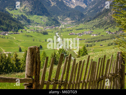 Ridnauntal, in der Nähe das Eisacktal in Südtirol, Trentino Alto Adige, Italien. Das Tal harkens zurück auf eine bewegte Geschichte des Bergbaus, für ca. 800 Stockfoto