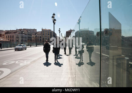 Segovia Viadukt in der La Latina Nachbarschaft in Madrid, Spanien Stockfoto