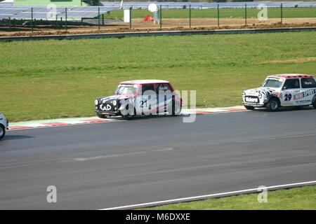 Mini Miglia Rennen in Castle Combe April 2015 Stockfoto