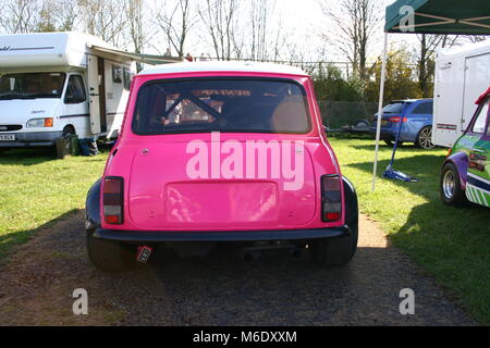 Mini Miglia Rennen in Castle Combe April 2015 Stockfoto