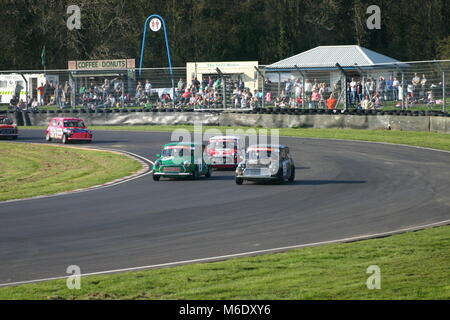 Mini 7 Racing in Castle Combe April 2015 Stockfoto