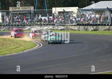Mini 7 Racing in Castle Combe April 2015 Stockfoto