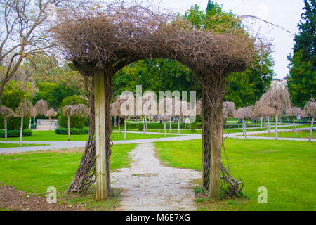 Garten Weg in eine romantische Szene Stockfoto