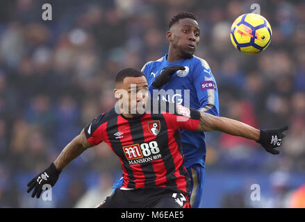 AFC Bournemouth Callum Wilson (links) und Leicester City Wilfred Ndidi Kampf um den Ball während der Premier League Match für die King Power Stadion, Leicester. Stockfoto