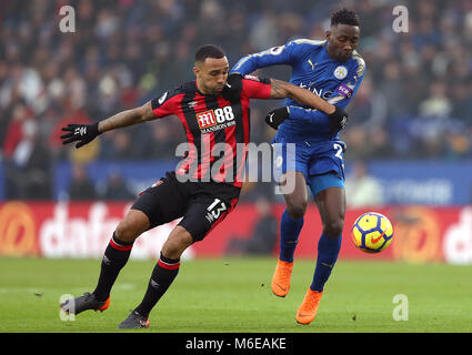 AFC Bournemouth Callum Wilson (links) und Leicester City Wilfred Ndidi Kampf um den Ball während der Premier League Match für die King Power Stadion, Leicester. Stockfoto