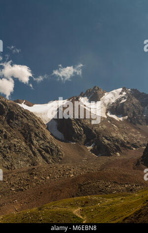 Tien Shen Berge bei Shymbulak oberen Piste Talgar Pass in der Nähe von Almaty, Kasachstan Stockfoto