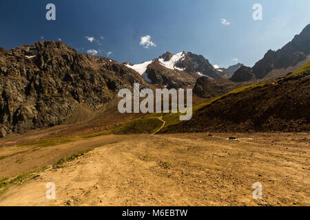 Tien Shen Berge bei Shymbulak oberen Piste Talgar Pass in der Nähe von Almaty, Kasachstan Stockfoto