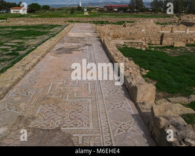 Haus des Theseus bunten Mosaikböden der Römischen Villa Teil der archäologischen Stätte von Kato Pafos eine wichtige antike griechische und römische Stadt unter e Stockfoto