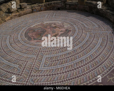 Ausgegraben Mosaiken von Haus des Theseus stammen aus dem 2. Jahrhundert Nea Pafos Archäologischen Park in Kato Paphos, Paphos Süden Zyperns zeigt Thess Stockfoto