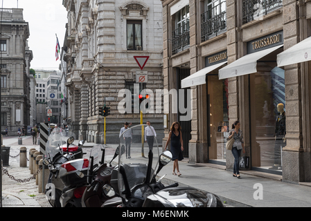 Mailand, Italien - 10 August 2017: Trussardi Shop in der Innenstadt von Mailand. Symbol und Konzept von Luxus, Shopping, Eleganz und hergestellt in Italien Stockfoto