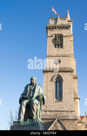 Statue von Sir William Gray außerhalb Christus Kirche, jetzt Hartlepool Tourist Information Centre, North East England, Großbritannien Stockfoto