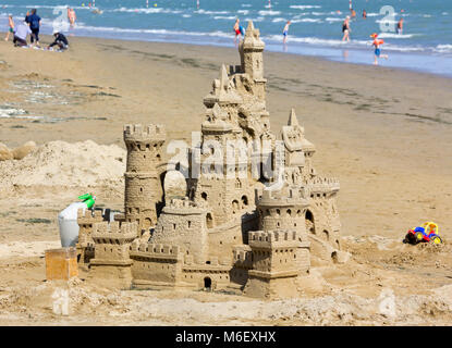 Sehr komplexen und detaillierten Sandburg am Strand Stockfoto