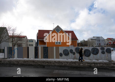 Hell House, Reykjavik, der Hauptstadt Islands gemalt. Stockfoto