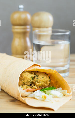 Vegane Falafel sandwich Fladenbrot Stockfoto