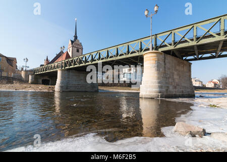 Blick auf den berühmten Panorama'' in Gera Untermhaus mit Brücke und die Kirche Marienkirche. Stockfoto