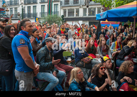 Bruxelles. Die belgischen Fans feiern während der Fußballweltmeisterschaft, der Place Sainte Catherine. Belgien. Stockfoto