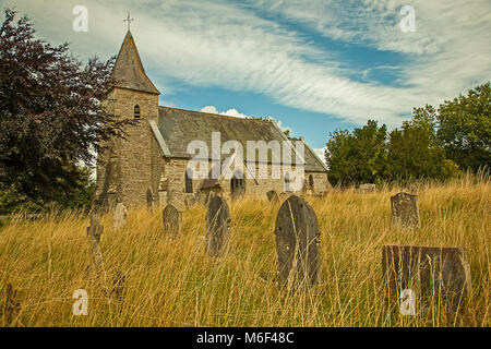 St. Mary's Kirche und Friedhof in Newchurch Montgomery bieten kostenlose Kekse und Getränke für Wanderer auf Deich langen Fußweg der Offa's Stockfoto