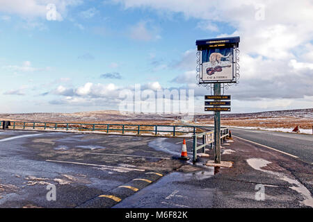 Winter, Katze und Geige, Peak District National Park, nach Osten in Richtung Deryshire Stockfoto