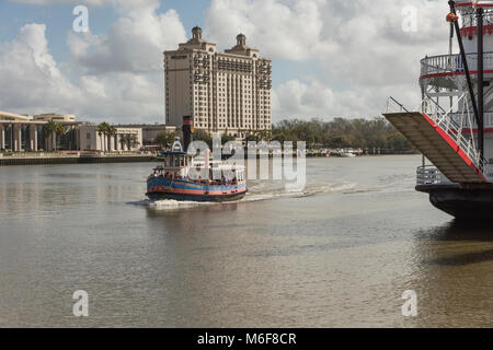 Savannah Belles Fähre ab River Street in Sanvannah Georgia USA gesehen Stockfoto