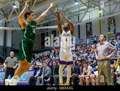 Albany, NY, USA. 27 Feb, 2018. Universität in Albanien Herren-basketball Niederlagen der Binghamton University 71-54 an der SEFCU Arena, Februar 27, 2018. Ahmad Clark (Nr. 2). (Bruce Dudek/Cal Sport Media/Eclipse Sportswire) Credit: Csm/Alamy leben Nachrichten Stockfoto