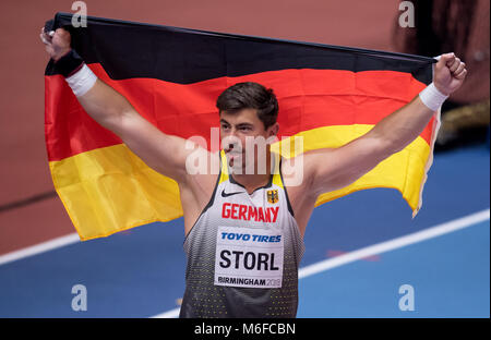 Birmingham, Großbritannien. 03 Mär, 2018. 03 März 2018, Großbritannien, Birmingham: Kugelstoßen, Männer. Deutschlands David Storl feiern Silber gewinnen. Credit: Sven Hoppe/dpa/Alamy leben Nachrichten Stockfoto