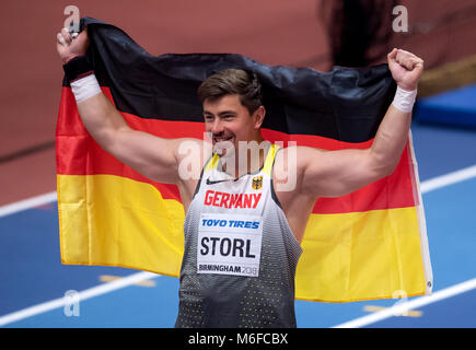 Birmingham, Großbritannien. 03 Mär, 2018. 03 März 2018, Großbritannien, Birmingham: Kugelstoßen, Männer. Deutschlands David Storl feiern Silber gewinnen. Credit: Sven Hoppe/dpa/Alamy leben Nachrichten Stockfoto